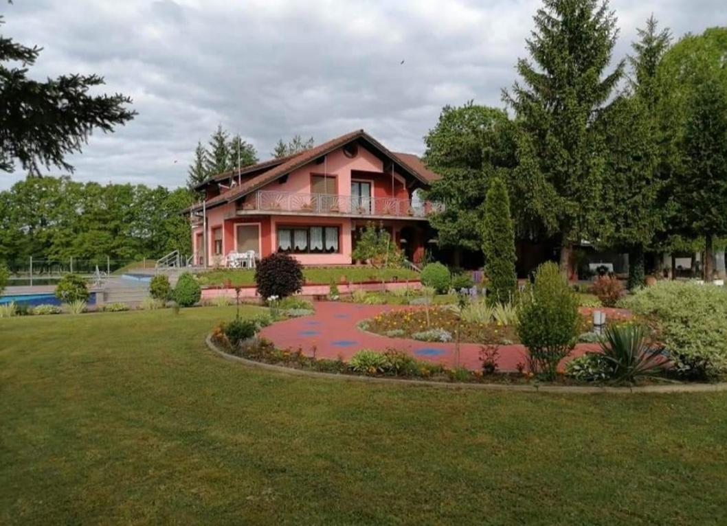 Stevin Ranc Apartamento Bosanska Dubica Exterior foto