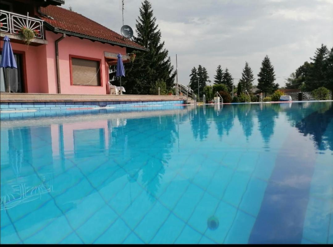 Stevin Ranc Apartamento Bosanska Dubica Exterior foto